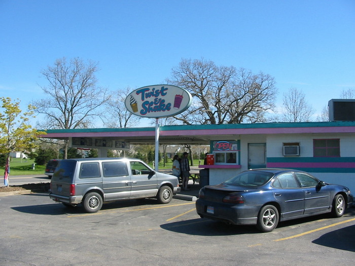 The Press and Scoop (Twist and Shake) - As Twist And Shake (newer photo)